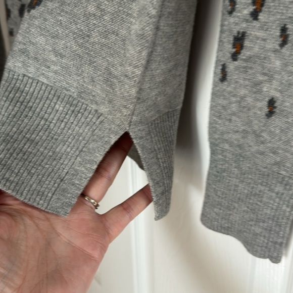 NEW! GAP leopard print sweater - Picture 5 of 7